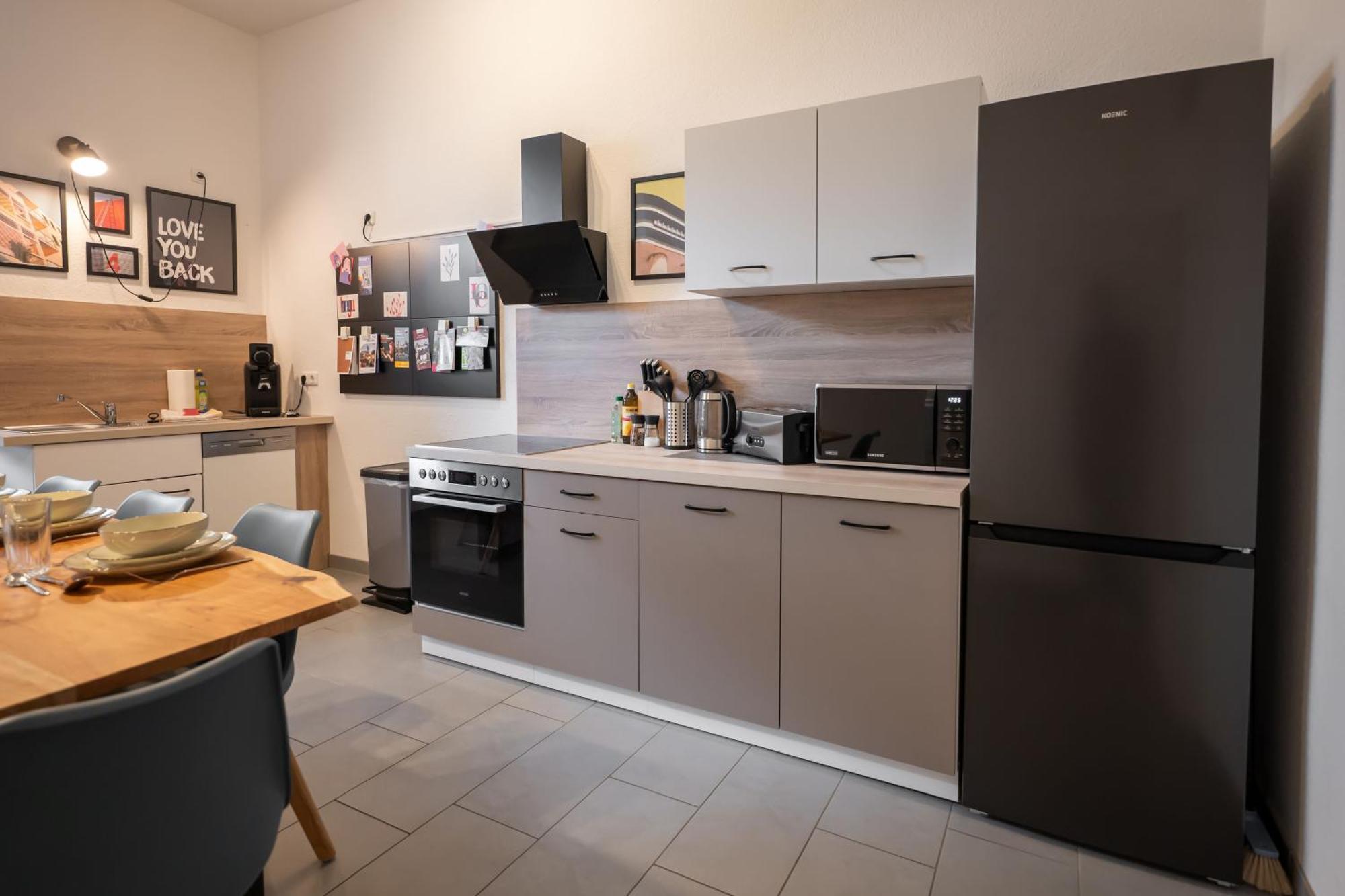 T21 - Apartment Direkt Im Zentrum Mit Parkplatz Chemnitz Luaran gambar